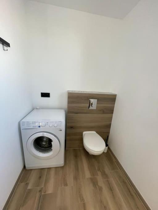 Appartement Climatise Charmes  Exterior foto