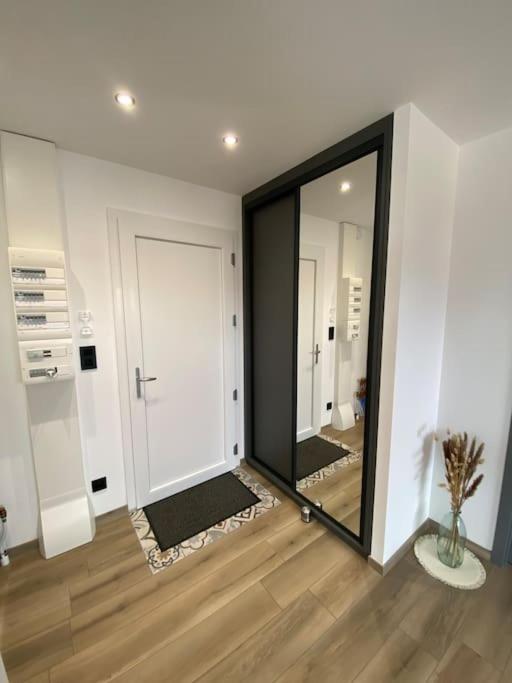 Appartement Climatise Charmes  Exterior foto